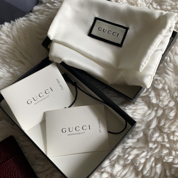 - NWT Gucci Zumi Burgundy Leather Card Holder Wallet Metal GG Logo 570679 … - Picture 7 of 9